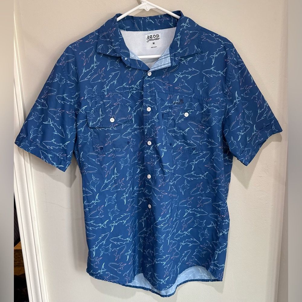 Izod Men’s Sunshield Performance Short-Sleeve Button-Down Shirt